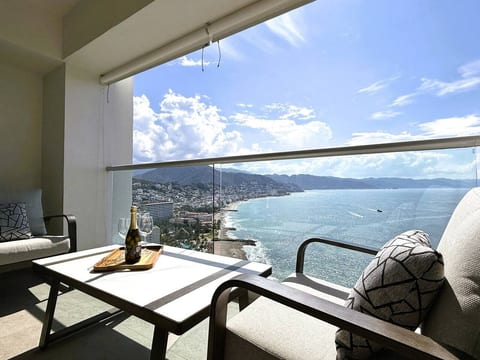 Luxury Oceanview 1BR w/ Free Daily Breakfast | PV
