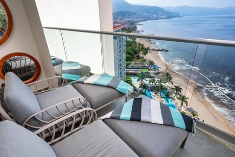 Oceanfront Condo Puerto Vallarta Harbor | 8 Pools & Rooftop Gym
