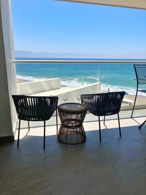 Beachfront Condo at Harbor 171 Puerto Vallarta | Ocean Views & Resort Amenities
