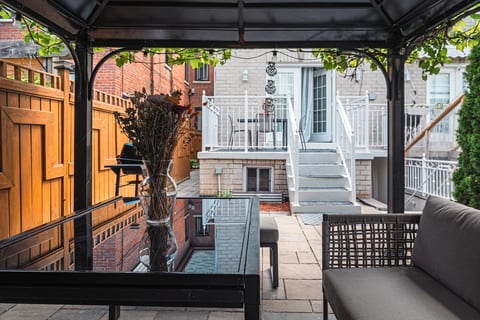 House w/ Free Parking | Backyard | BBQ | Piano image 3