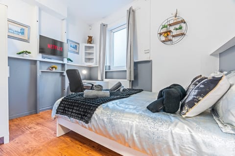 2-Bed Flat•Free Parking•Free WiFi•Sleeps
4 • NG7