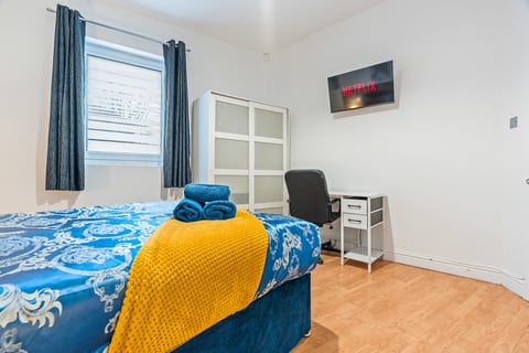 2-Bed Flat•Free Parking•Free WiFi•Sleeps 
4 • NG7