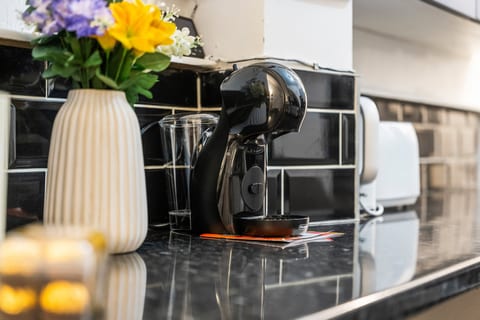 2-Bed Flat•Free Parking•Free WiFi•Sleeps
4 • NG7