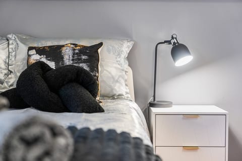 2-Bed Flat•Free Parking•Free WiFi•Sleeps
4 • NG7