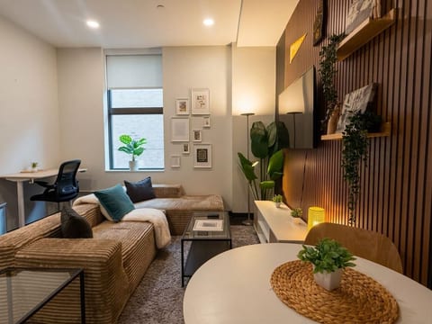 Downtown Pittsburgh Central Retreat