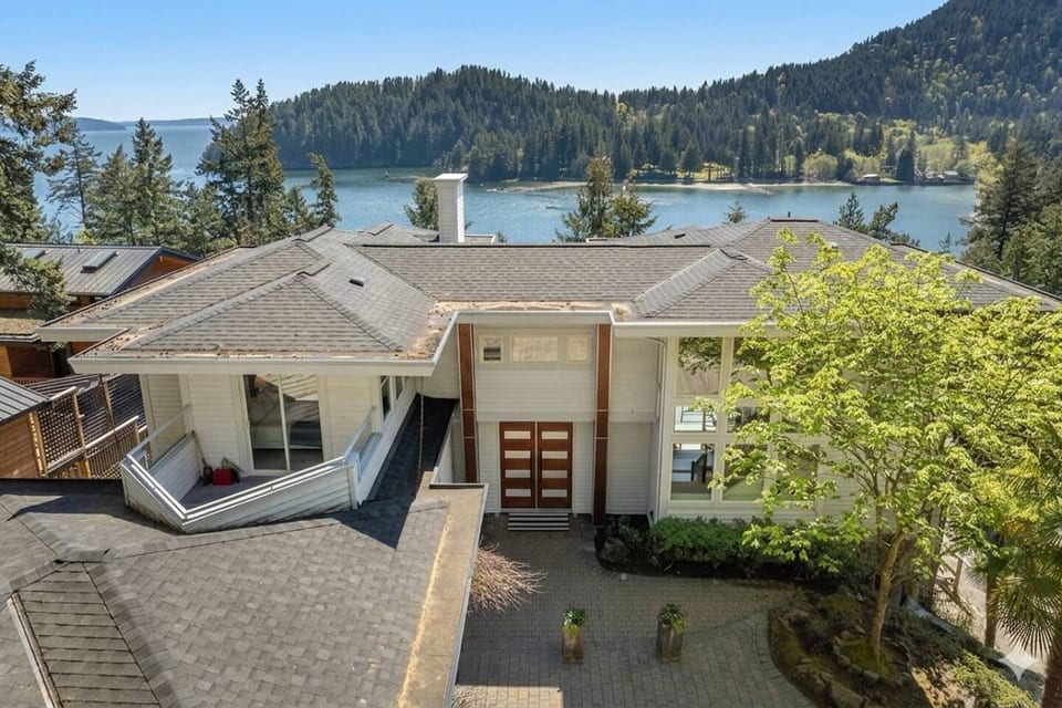 Bowen Island Ocean Retreat | Whole House | Hot Tub - Bowen Island