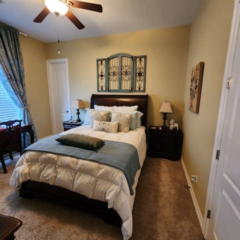 The Cozy Room image 3