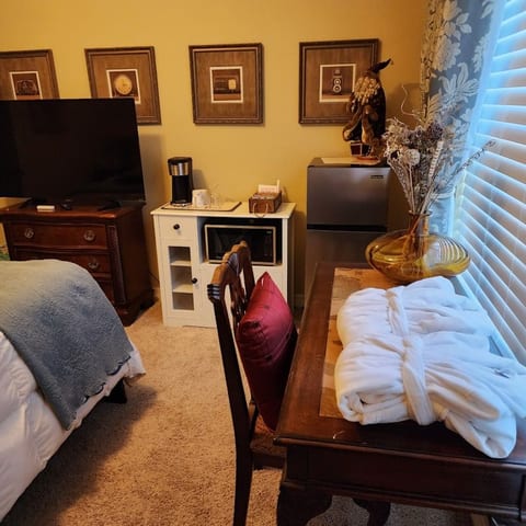 The Cozy Room image 4