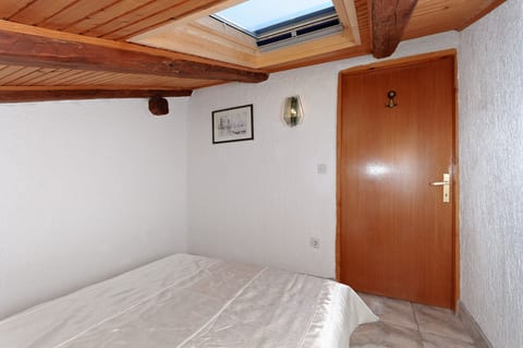 Apartments and Room Gulić - Unit 378903-13