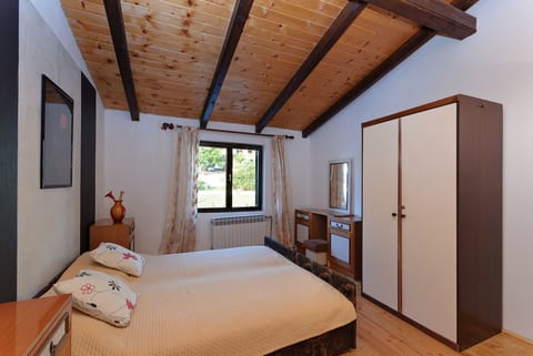 Apartments and Room Gulić - Unit 378904-13