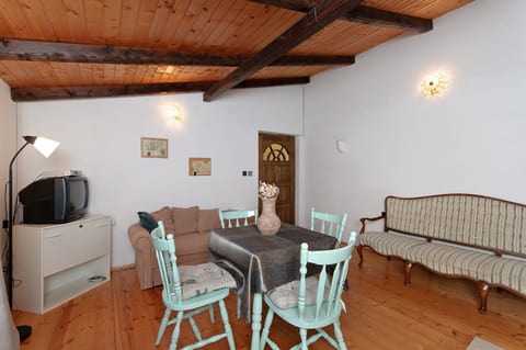 Apartments and Room Gulić - Unit 378904-13