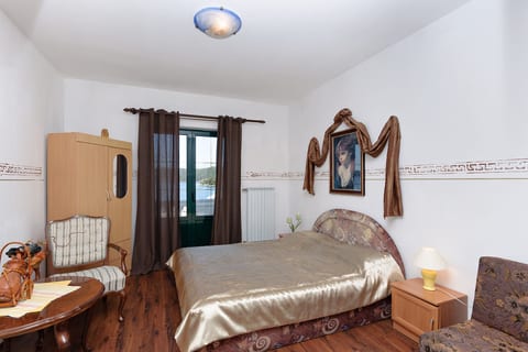 Apartments and Room Gulić - Unit 378905-13