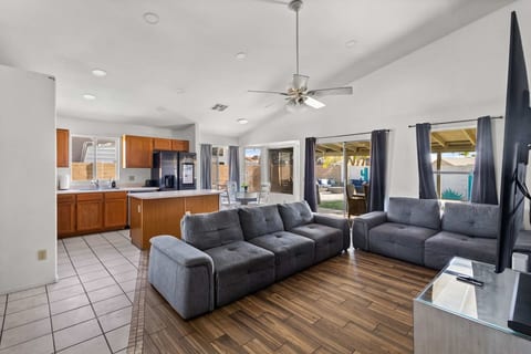 Glendale Pool Retreat | Spa, Golf & Games