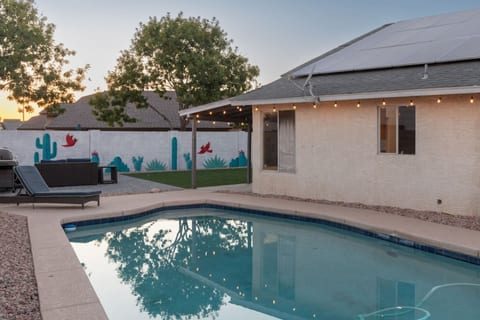 Glendale Pool Retreat | Spa, Golf & Games