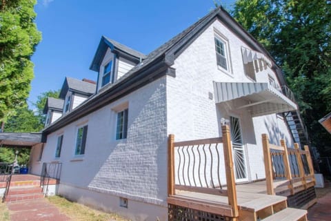 Memphis Star - Cozy, Remodeled, Central