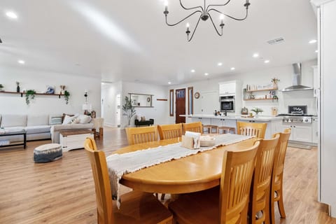 * Luxury Oasis Compound with Hot Tub + 3 Homes! *