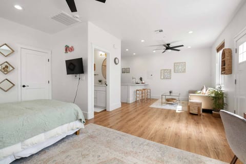 * Luxury Oasis Compound with Hot Tub + 3 Homes! *
