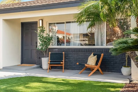 Jewell Street Gem - 3 properties in 1!