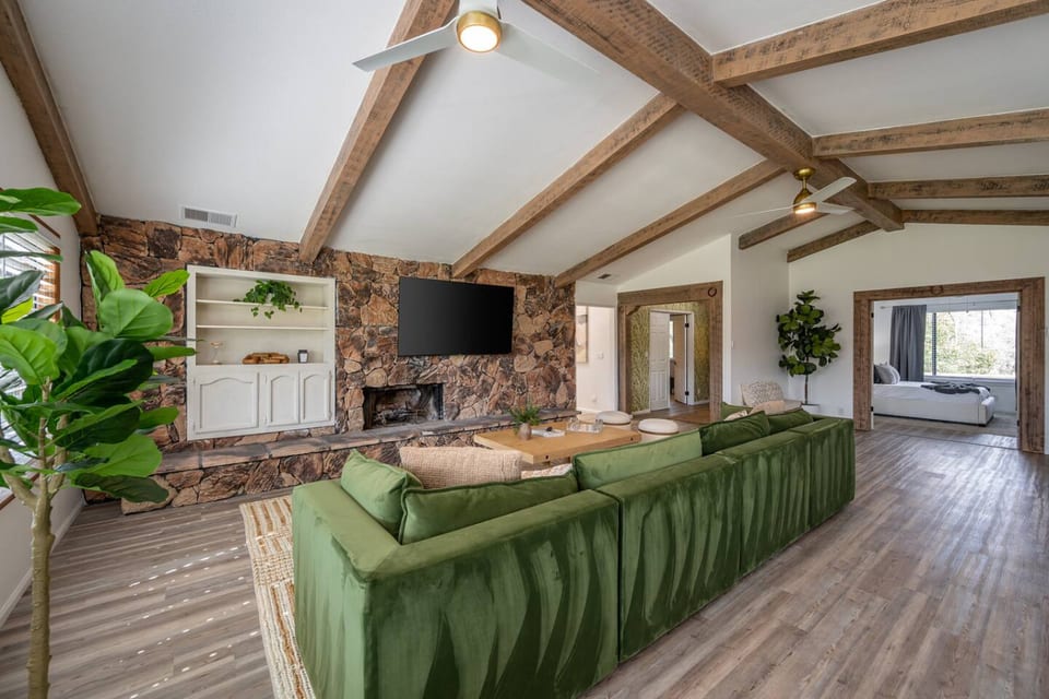 Main Ranch House - Great for Hosting! - Valley Center