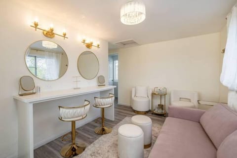 Event House 3B/2B