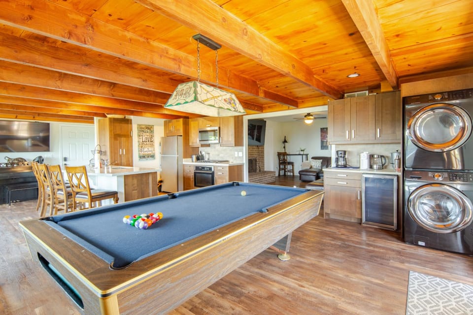 San Diego Retreat ·Jacuzzi + Billiards +Sleeps 12! - La Mesa