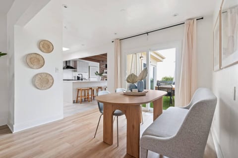NEW Cozy, Modern Home with Hot Tub and Ocean Views