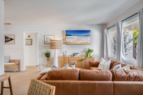 Boho Vibes | Steps from Pacific Beach | Sleeps 8!