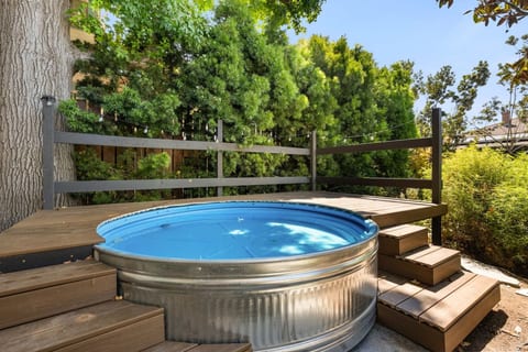 Gorgeous Eccentric Home with Cowboy Pool!