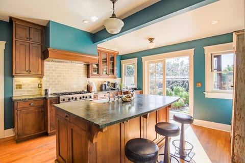 Gorgeous Eccentric Home with Cowboy Pool!