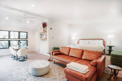 Gorgeous Eccentric Home with Cowboy Pool!