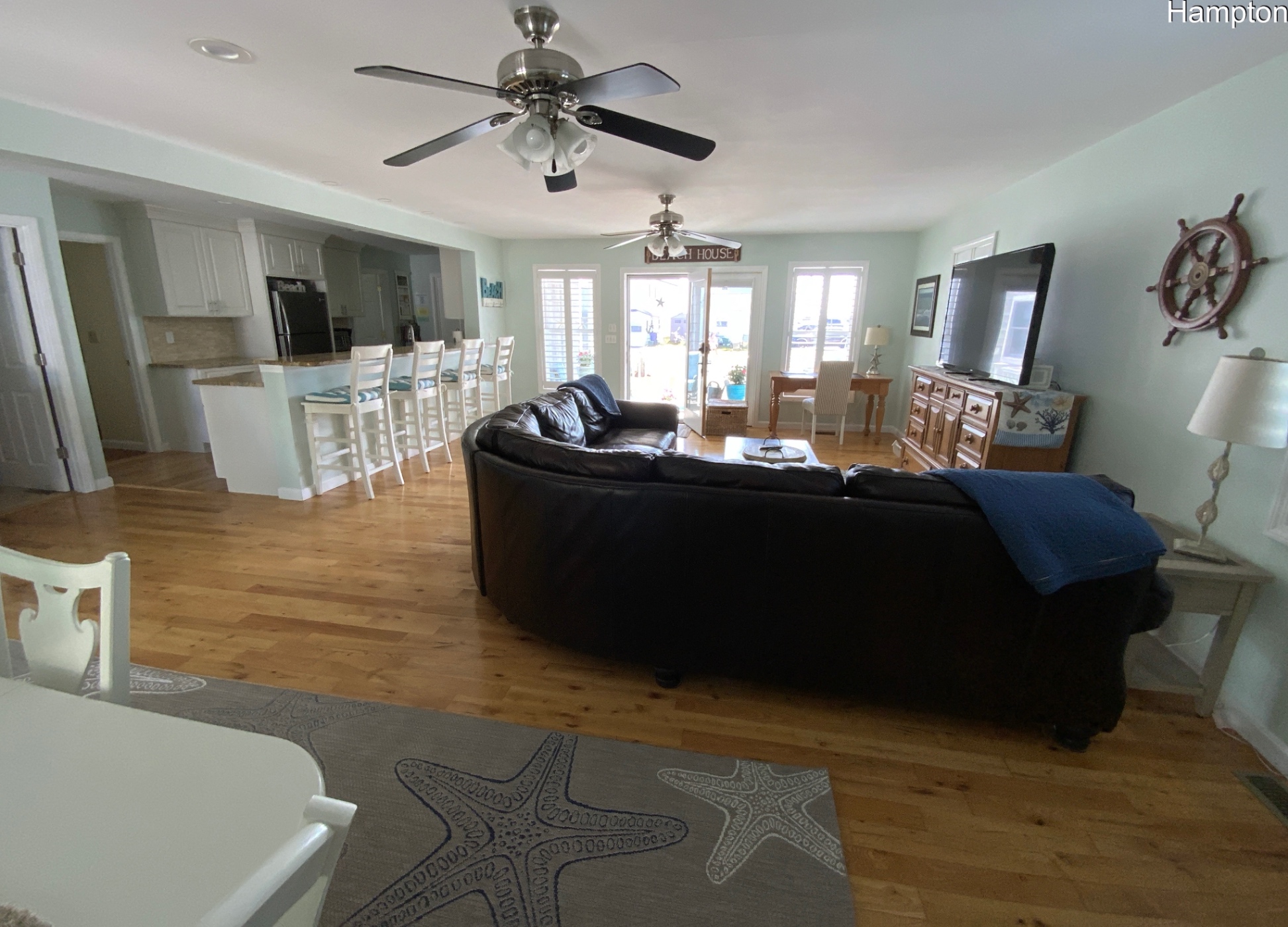 Open concept living Open concept living - The Beach House - Hampton