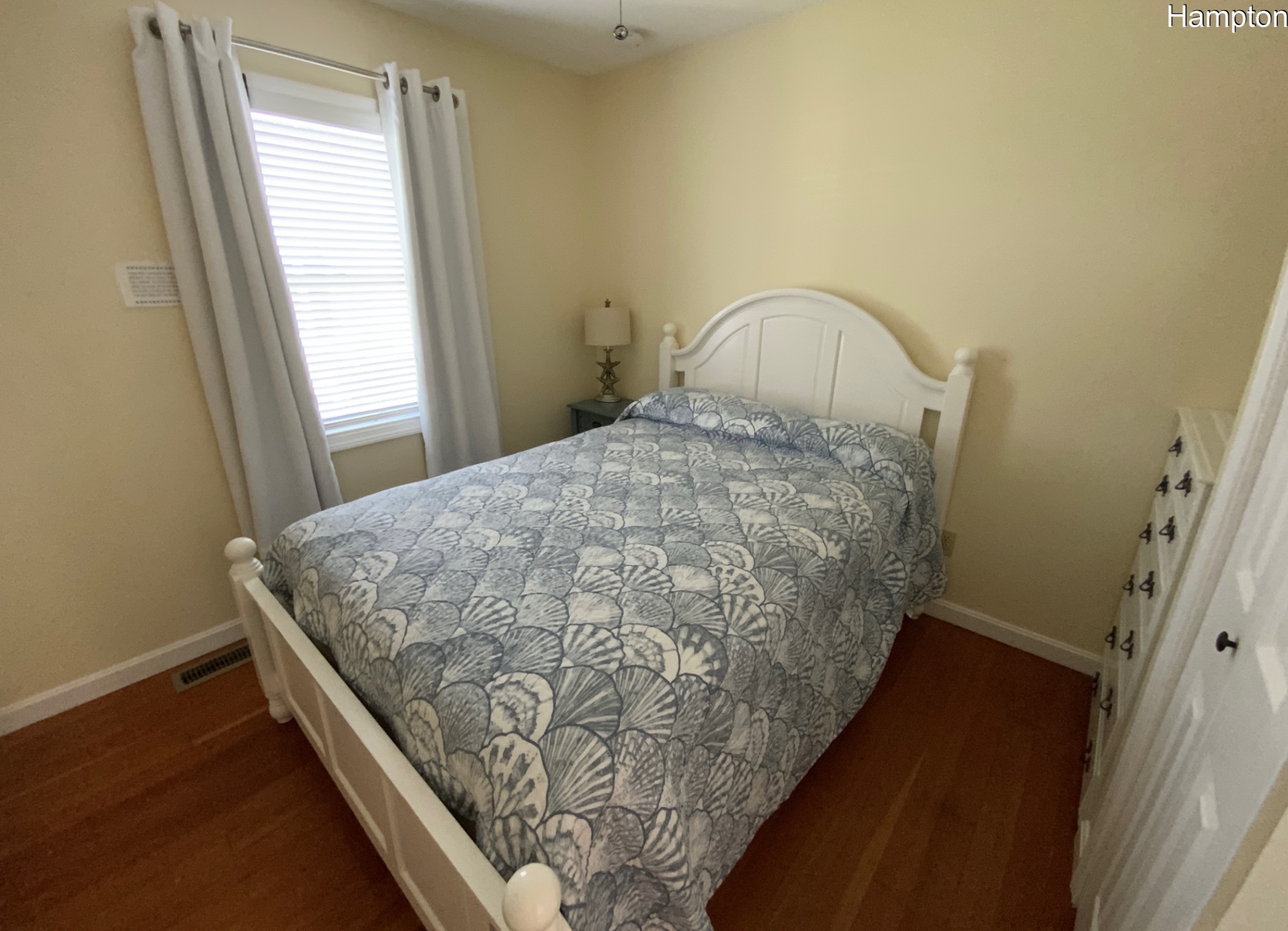 First floor bedroom #2, full size bed First floor bedroom #2, full size bed - The Beach House - Hampton