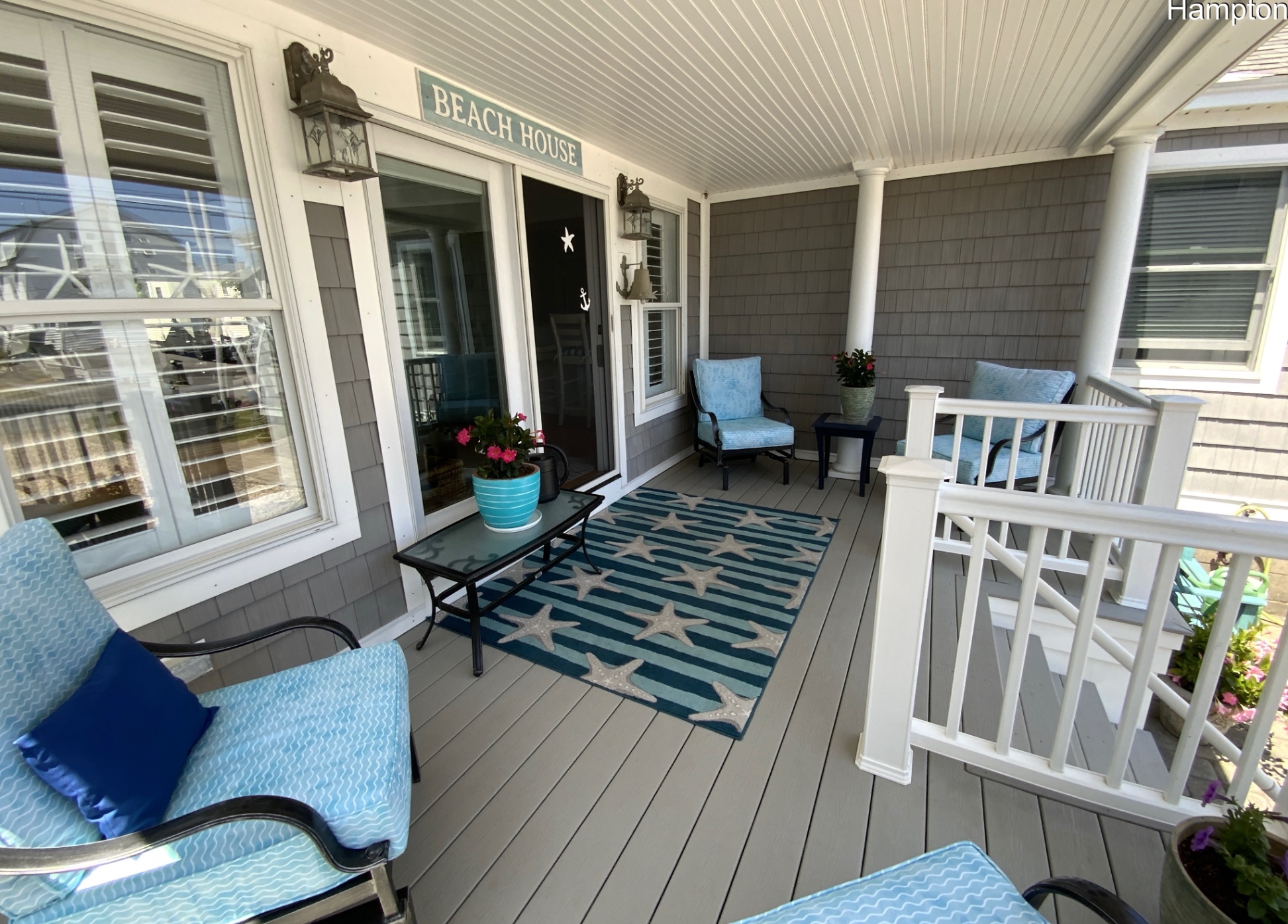 Beach house entrance, covered porch Beach house entrance, covered porch - The Beach House - Hampton