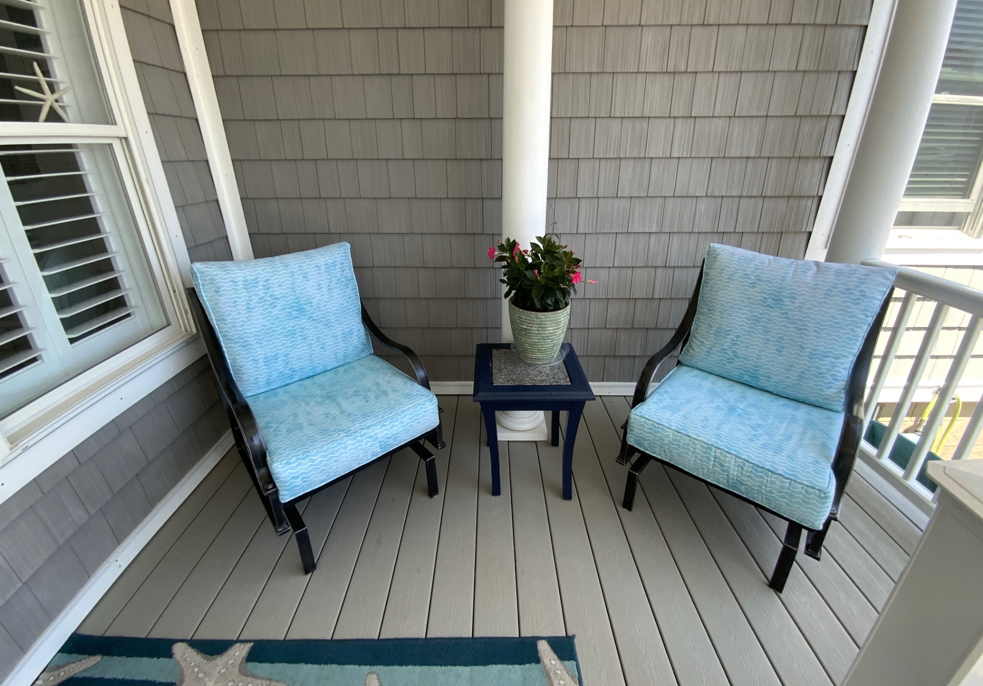 Covered porch Covered porch - The Beach House - Hampton