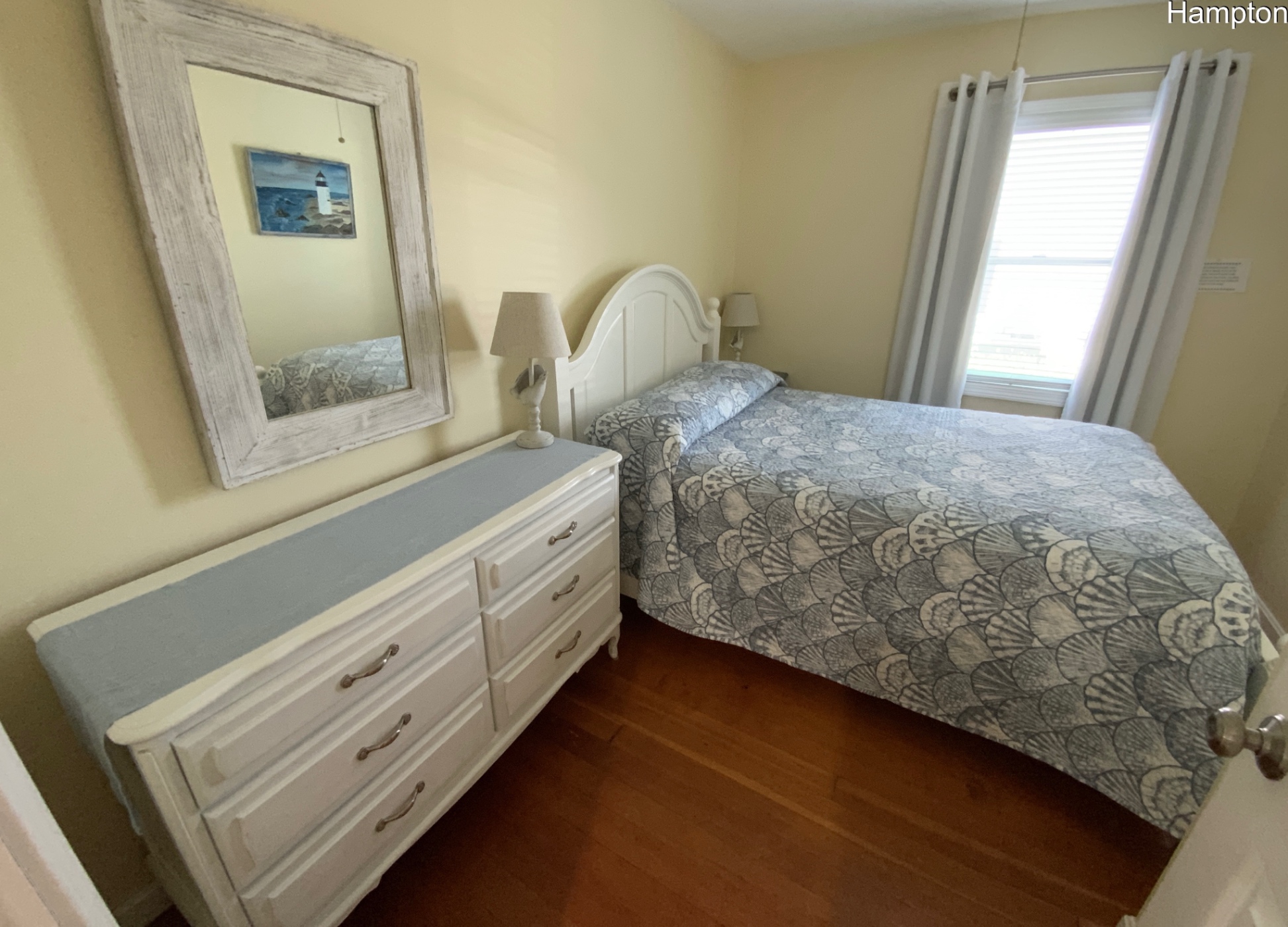 First floor bedroom #1 Full size bed First floor bedroom #1 Full size bed - The Beach House - Hampton