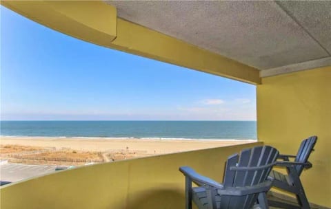 Atlantis 410 Oceanfront