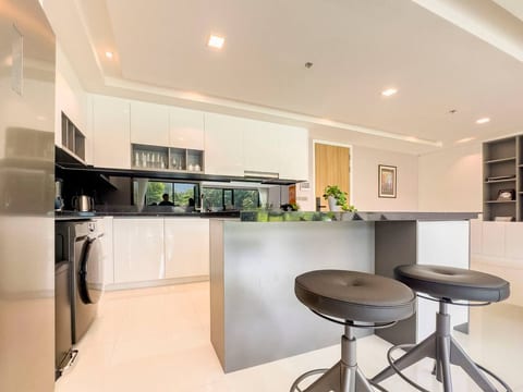Star Hill 1BR | Work Desk, Pool & Gym