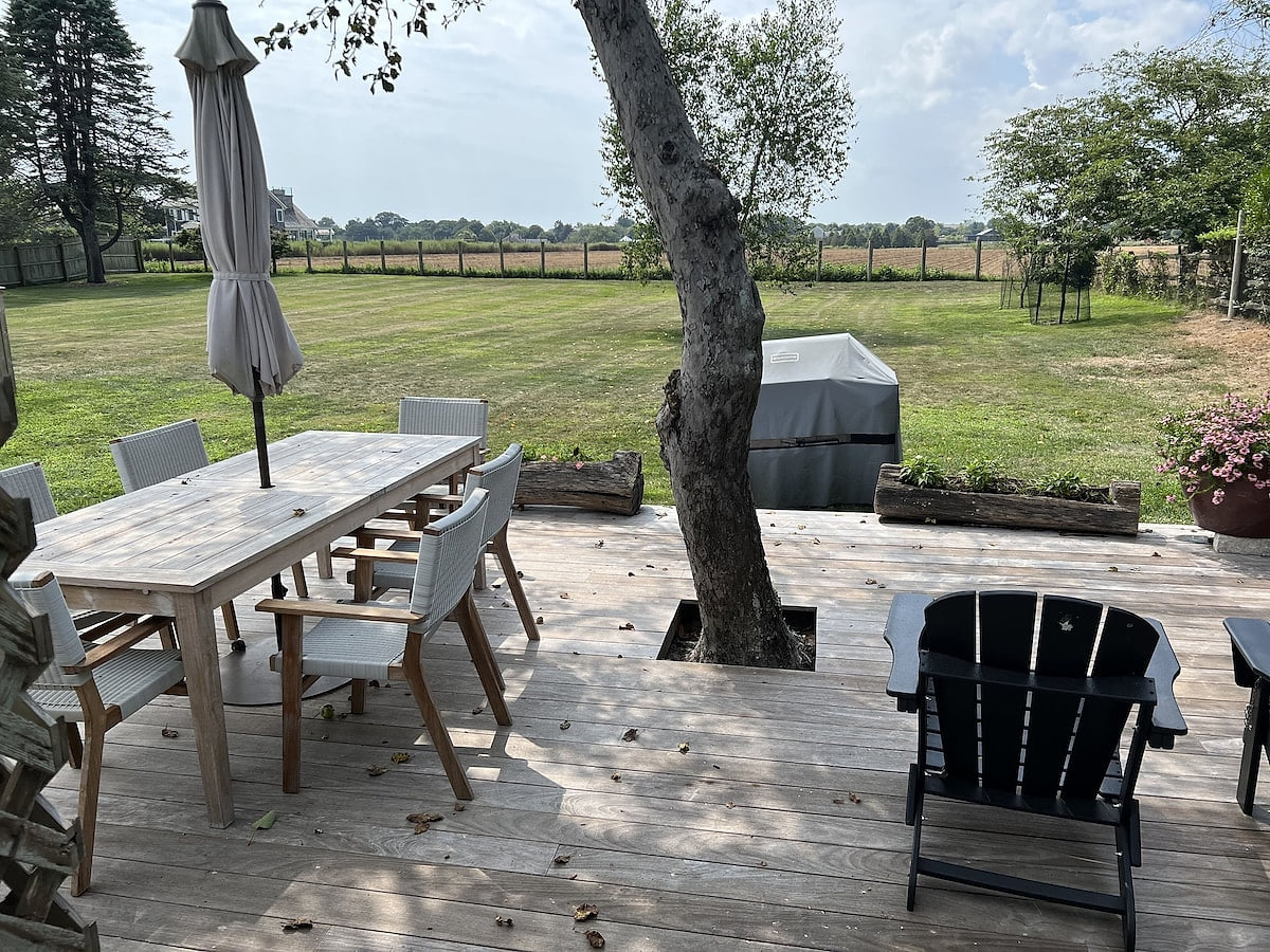 Cottage: Deck