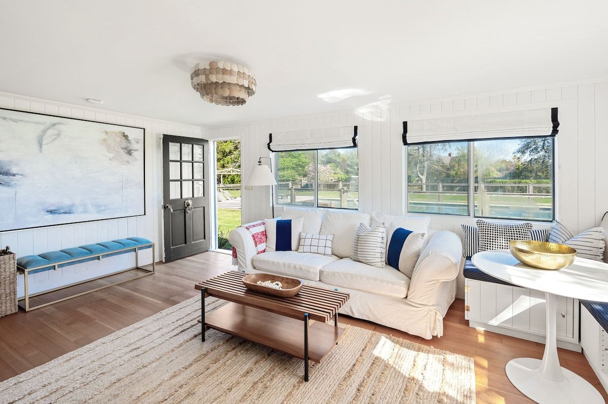 Cottage Living Room 