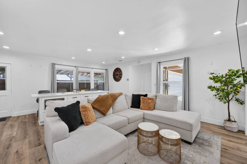 Modern Home Near Beach, SoFi & LAX - Hawthorne