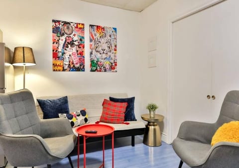 Downtown Montreal Apt