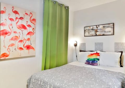 Sleek Downtown 1BR Apt