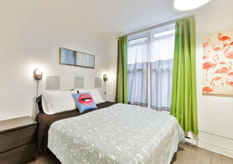 Sleek Downtown 1BR Apt