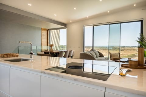 Luxury Villa in Algarve with Infinity Pool