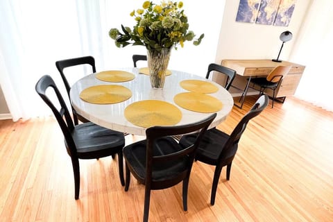 Modern Homely Oasis-Patio Dining