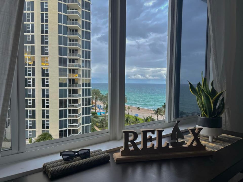 Oceanfront Studio • Resort Amenities - Sunny Isles Beach
