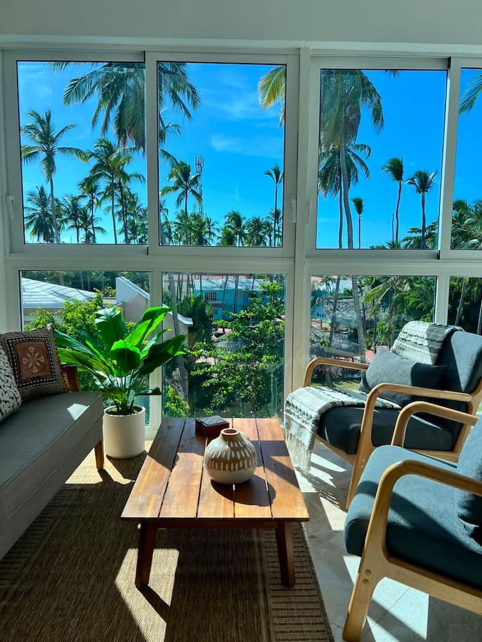 Beachfront Penthouse w/ Rooftop, Pools & Views - Punta Cana
