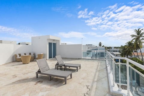Beachfront Penthouse | Electricity Included