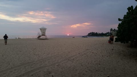 Beautiful uncrowded Makaha Beach is just out our back yard. Gorgeous sunsets, great snorkeling, surfing, swimming or just relaxing