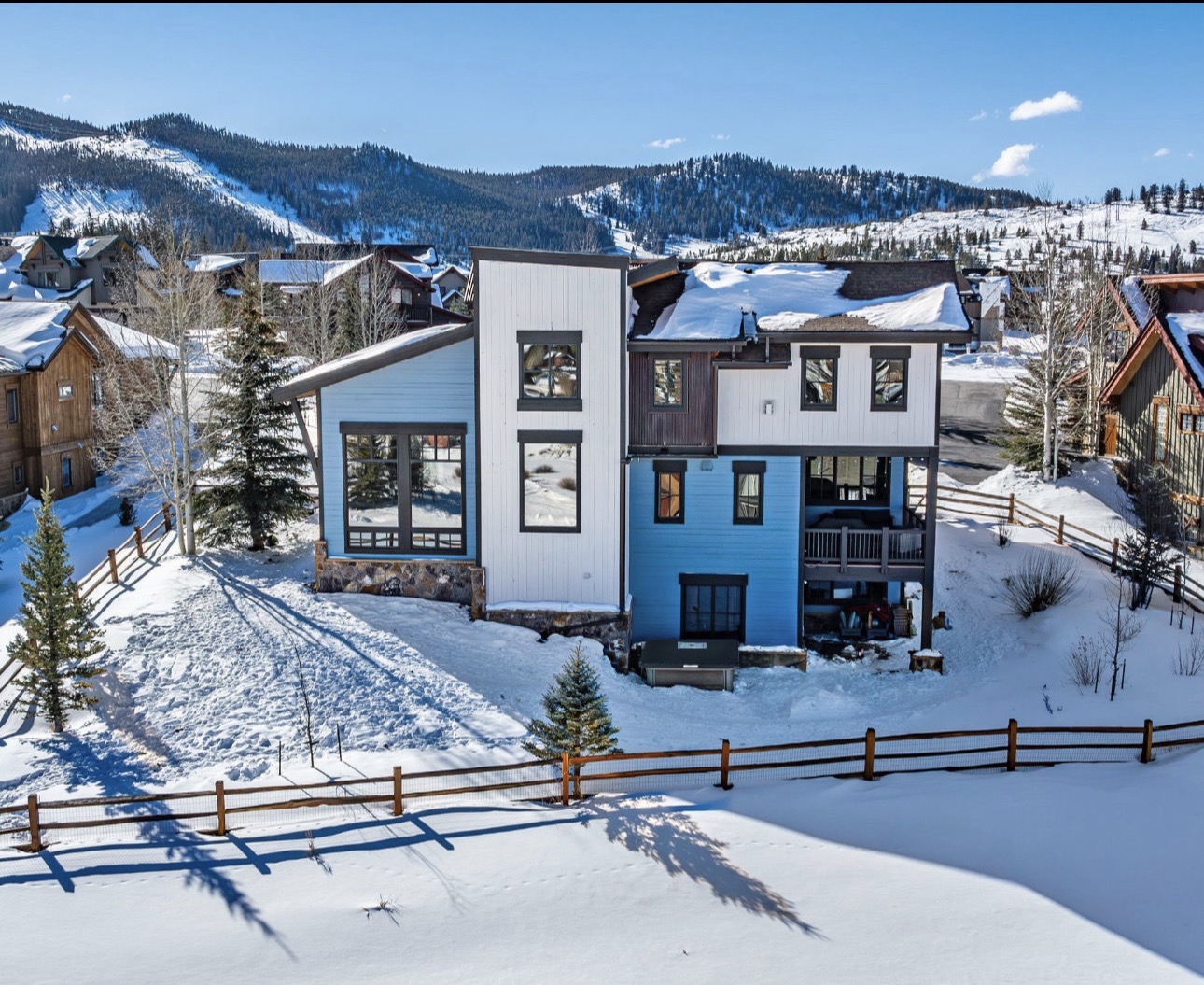 Cove Chalet | 4BR Luxury w/ Hot Tub & Sauna
